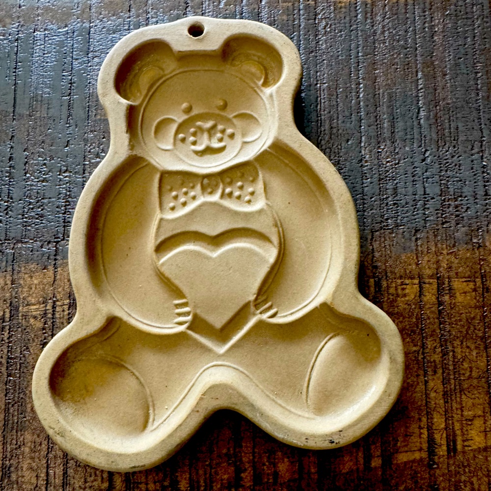 Vintage Pampered Chef Stoneware Bear Cookie Mold Family Heritage Collection